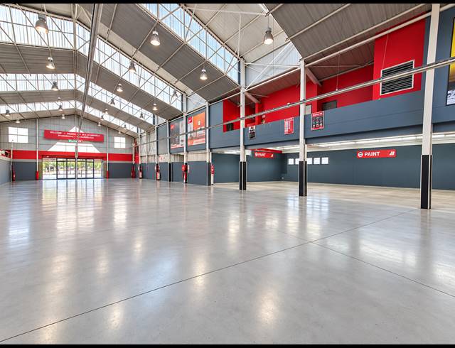1,690M² WAREHOUSE FOR SALE IN ORMONDE
